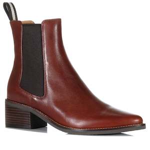 Footwear: Bresley Daily Brown Distress