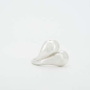 Jewellery: Double drip ring by Zoe McBride made in Auckland, Aotearoa