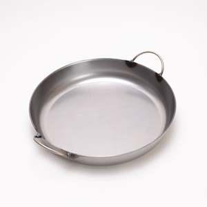 Iron paella pan in two sizes made in Dunedin, Aotearoa