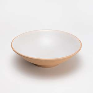 Crockery: Meal bowl by Nicola Shuttleworth made in Island Bay, Aotearoa