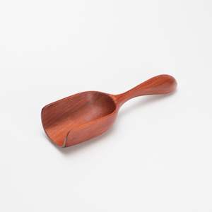 Kitchen Accessories: Tōtara kitchen scoop handcarved in Christchurch, New Zealand