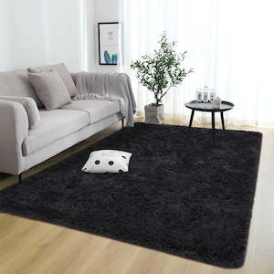 Household appliance: Soft Area Rug - Black (Large, 153 x 203cm)