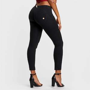 Womens Fashion Booty Shaping Pants: WR.UP® Fashion - Low Rise - 7/8 Length - Black