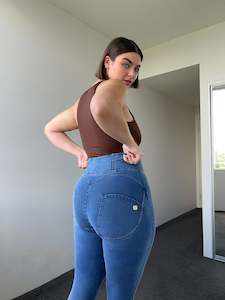 Freddy Wrup Curvy Denim And Fashion: WR.UP® Curvy Denim - Zip High Waisted - Full Length - Light Blue + Blue Stitching