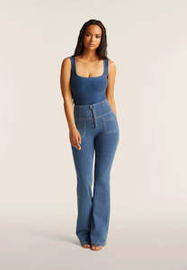 WRUP Denim with Front Pockets - Super High Waisted - Flare - Light Blue + Beige Stitching