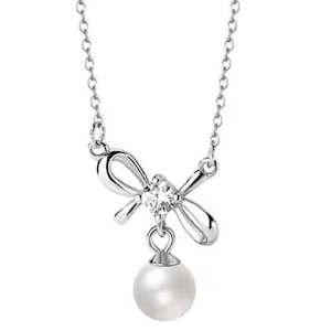 Silver Pearl Bow Necklace "Kenndey"