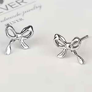 Silver Bow Earrings "Ena"