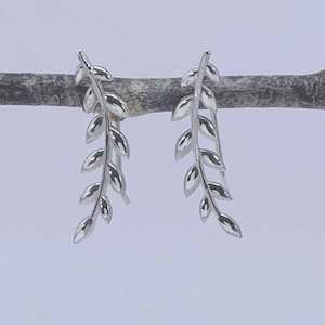 Silver Leaf Crawler Earrings "Dina"