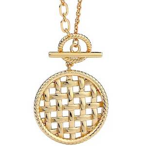 18K Gold Basket Weave Medallion Necklace "Amandel"