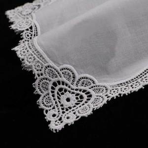 Lace wedding handkerchief in 100% cotton "Angelica"