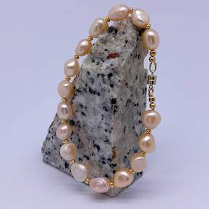 18K Gold Baroque Pearl Bracelet "Dara" (Peach)