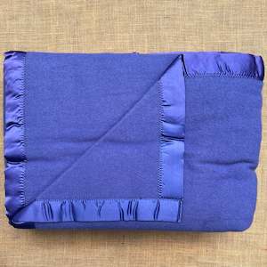 Linen - household: New in Plastic Satin Edge KING New Zealand Wool Blanket