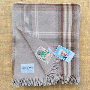 CAR RUG Onehunga Woollen Mills with Tiki label NZ Wool Blanket