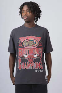 Mitchell&Ness Chisel Championship Tee Bulls MNCG2562