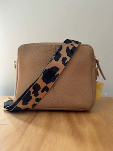 Clothing: 1028 Leather Crossbody Bag | Cream