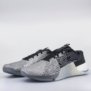 Shoe: Nike Metcon 8 Amp Mens (D Standard)