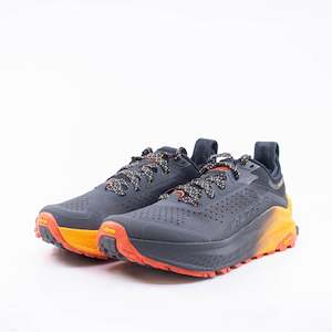 Shoe: Altra Olympus 6 (D Standard) Mens Black/Orange