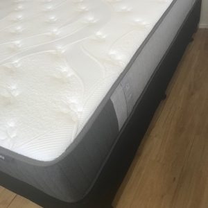 KING BED-EXTREME FIRM-POCKET SPRING MATTRESS + BASE [sp]