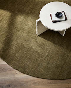 Sandringham Moss Round Floor Rug