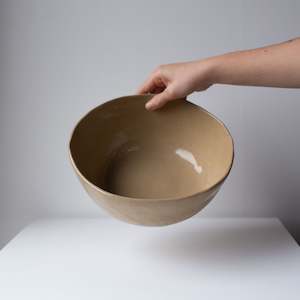 Deep serving bowl - Speckled tan