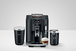 Coffee: Jura E8 - Piano Black