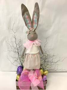 Florist: Easter Bunny in Pink