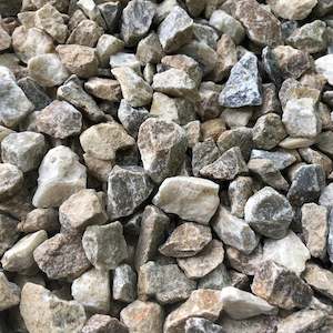 Decorative Stones: Riwaka Gold Chip Small