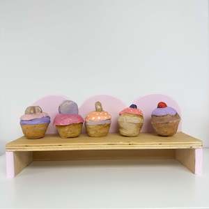 Homewares: Cupcakes + Cupcake Pink Stand