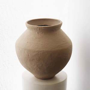 Pots And Vases: Taupe Old Water Pot