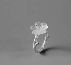 Sterling Silver Ring Crystal Manuka Flower