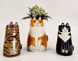 Sitting Cat Vase