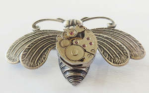 Timepiece Medium Bee Brooch - Gold