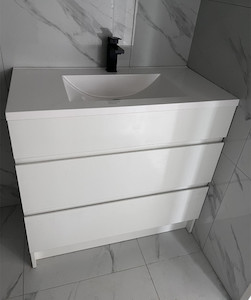 Building supplies: 750mm Vanity