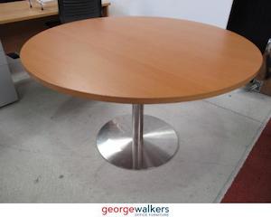 Second hand furniture: PR5498 - Tawa  Round Table