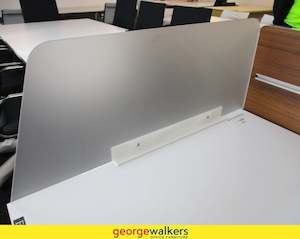 Second hand furniture: AH002b - Perspex Desk Mounted Partition