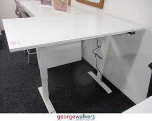 Second hand furniture: PR5349 - White Electric Desk