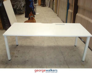 Second hand furniture: MK93 - White Straight Desk