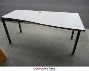 Second hand furniture: PR3901 - Cream Straight Desk