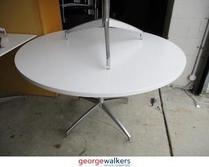 PR5561 - White  Round Table