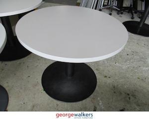 PR5528 - White  Round Table