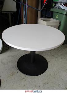 PR5527 - White  Round Table