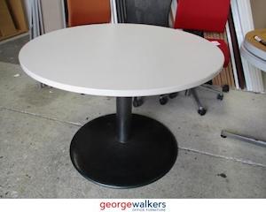 PR5530 - White  Round Table