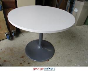 Second hand furniture: PR5526 - White  Round Table