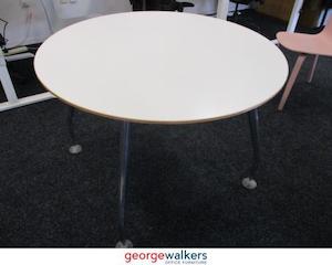 Second hand furniture: PR5396 - White Round Table