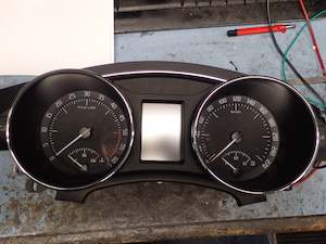 Skoda superb instrument cluster repair service.