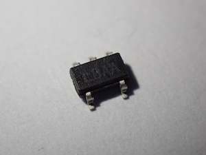 KB50 LBAA MIC5205 150mA Low-Noise LDO Regulator, SOT-223