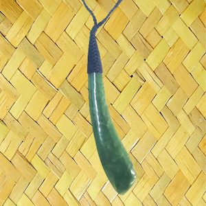 NZ Greenstone / Pounamu Curved Toki Necklace (14cm) – Giftware & Engravers