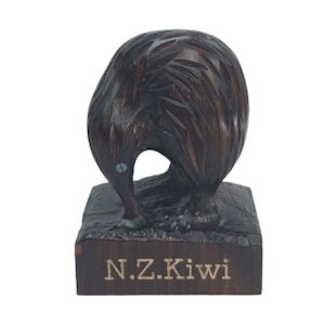 Carved Pine Kiwi on Base 01 – Giftware & Engravers