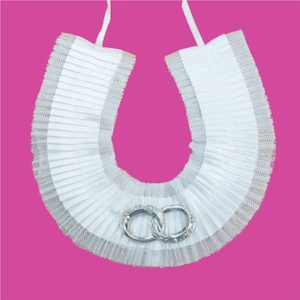 Wedding Horseshoe: White Frilly Edge with Linked Diamante Rings – Giftware & Engravers