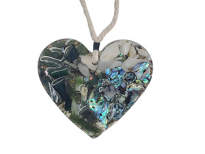 NZ Hanging Heart (Shells & Greenstone) 03 – Giftware & Engravers